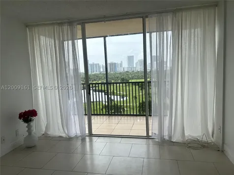 20301 W Country Club Drive Aventura FL 33180