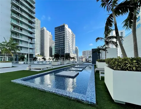 690 SW 1st Court Miami FL 33130