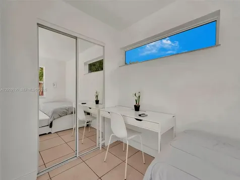 2461 SW 16th Court Fort Lauderdale FL 33312