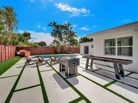 2461 SW 16th Court Fort Lauderdale FL 33312