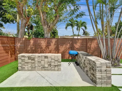 2461 SW 16th Court Fort Lauderdale FL 33312