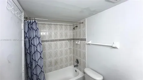 666 W 81st Street Hialeah FL 33014