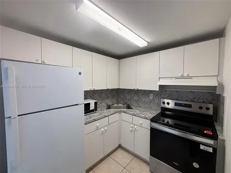 666 W 81st Street Hialeah FL 33014
