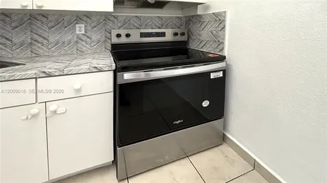 666 W 81st Street Hialeah FL 33014