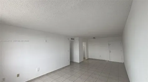 666 W 81st Street Hialeah FL 33014