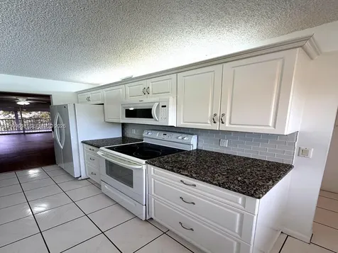 1400 SW 124th Terrace Pembroke Pines FL 33027