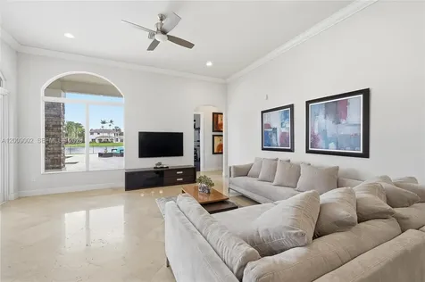 14370 Jockey Circle N Davie FL 33330