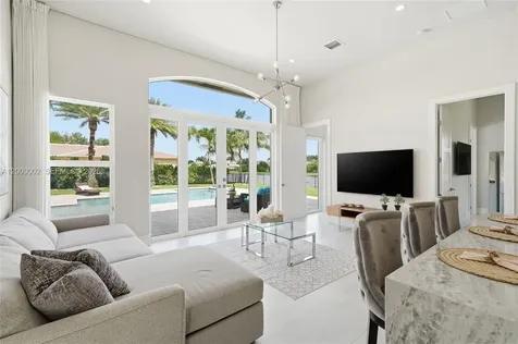 14370 Jockey Circle N Davie FL 33330