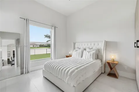 14370 Jockey Circle N Davie FL 33330