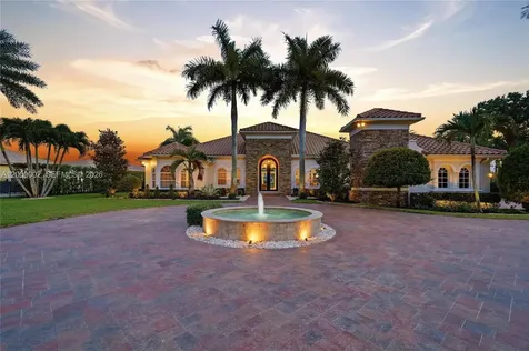 14370 Jockey Circle N Davie FL 33330