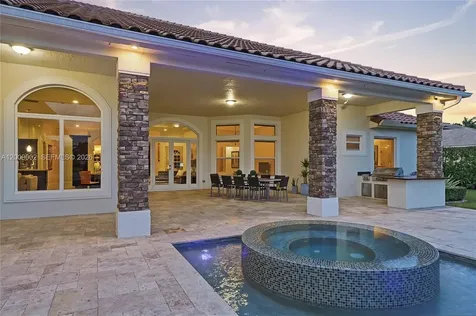 14370 Jockey Circle N Davie FL 33330
