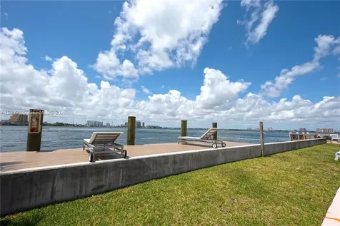 2250 Bay Drive Miami Beach FL 33141