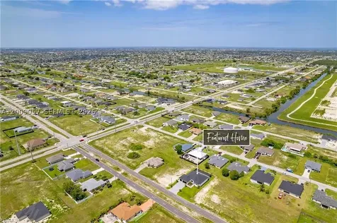 2422 Nelson Road N Cape Coral FL 33993