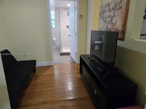 1219 Meridian Avenue Miami Beach FL 33139