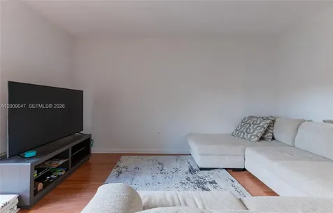 59 SE 3rd Avenue Hallandale Beach FL 33009