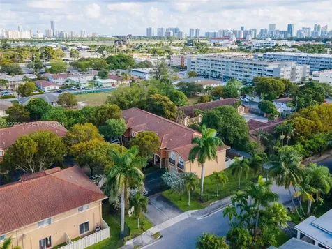 59 SE 3rd Avenue Hallandale Beach FL 33009