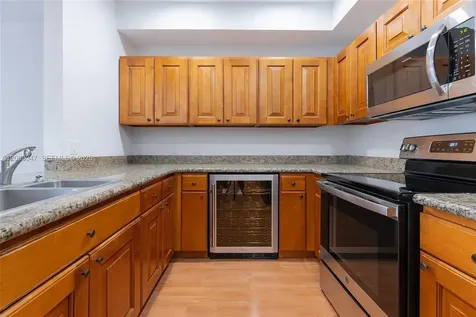 59 SE 3rd Avenue Hallandale Beach FL 33009