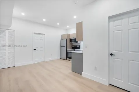 629 SW 10th Avenue Miami FL 33130