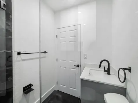 629 SW 10th Avenue Miami FL 33130