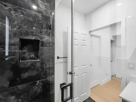 629 SW 10th Avenue Miami FL 33130
