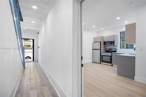 629 SW 10th Avenue Miami FL 33130