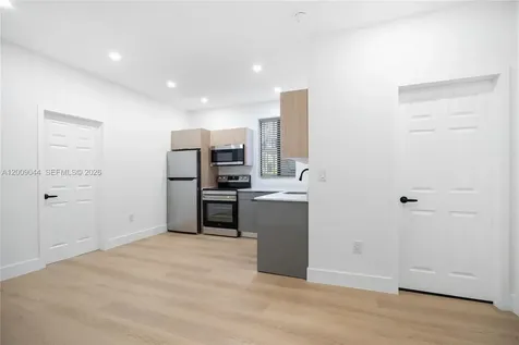629 SW 10th Avenue Miami FL 33130