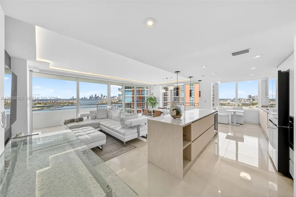 400 S Pointe Drive Miami Beach FL 33139