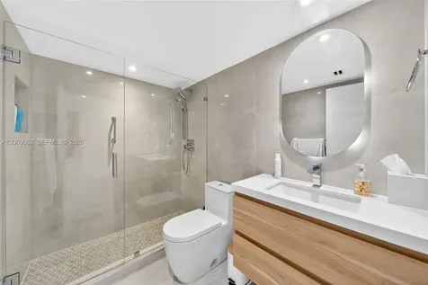 400 S Pointe Drive Miami Beach FL 33139