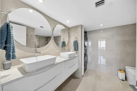 400 S Pointe Drive Miami Beach FL 33139