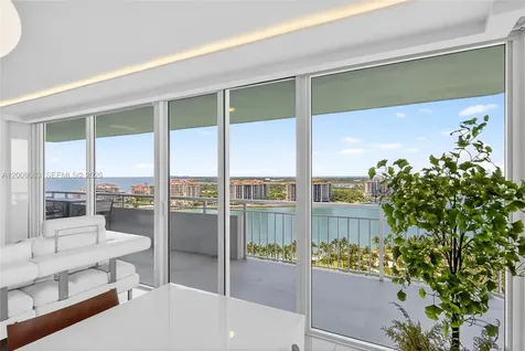 400 S Pointe Drive Miami Beach FL 33139