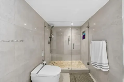 400 S Pointe Drive Miami Beach FL 33139