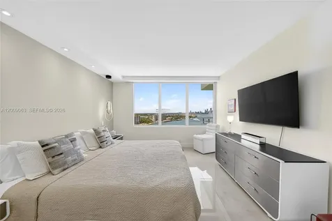 400 S Pointe Drive Miami Beach FL 33139