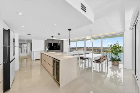 400 S Pointe Drive Miami Beach FL 33139