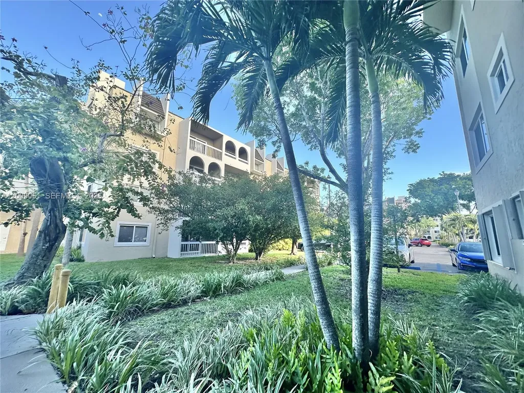 7860 Camino Real Miami FL 33143
