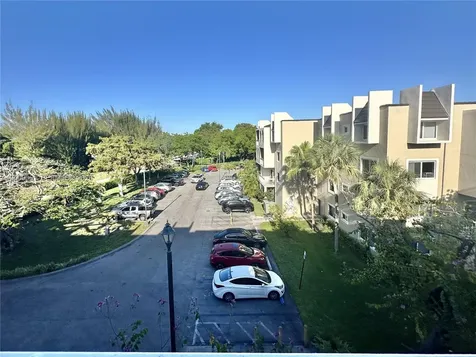 7860 Camino Real Miami FL 33143