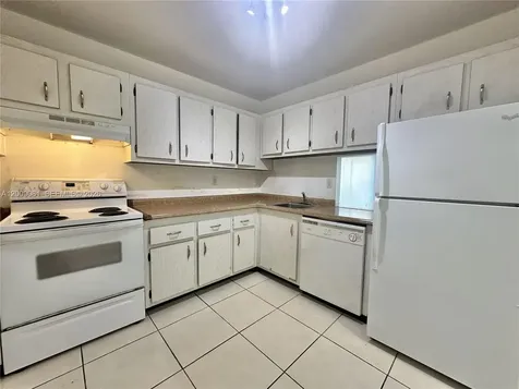 7860 Camino Real Miami FL 33143
