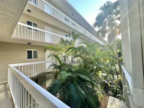 7860 Camino Real Miami FL 33143
