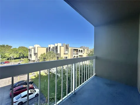 7860 Camino Real Miami FL 33143