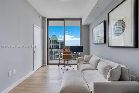2678 Tigertail Miami FL 33133