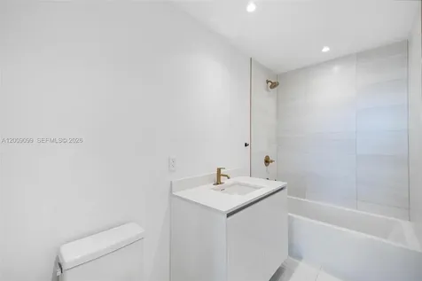 2678 Tigertail Miami FL 33133