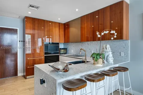 2678 Tigertail Miami FL 33133