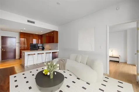 2678 Tigertail Miami FL 33133