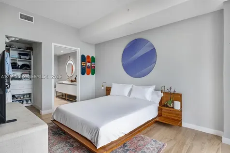 2678 Tigertail Miami FL 33133