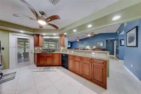 2395 SE 7th Place Homestead FL 33033