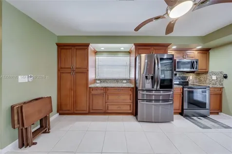 2395 SE 7th Place Homestead FL 33033