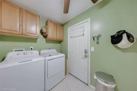 2395 SE 7th Place Homestead FL 33033