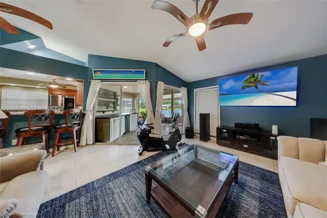 2395 SE 7th Place Homestead FL 33033