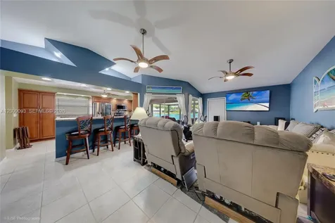 2395 SE 7th Place Homestead FL 33033