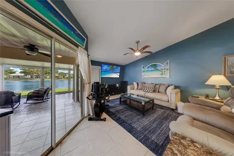 2395 SE 7th Place Homestead FL 33033