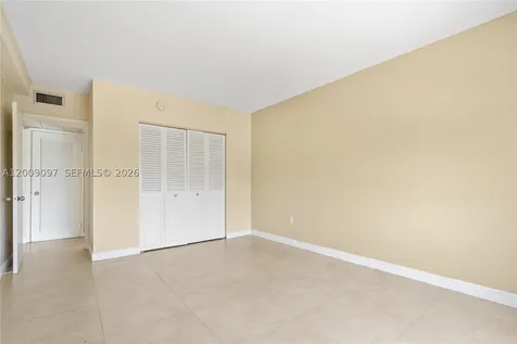 400 Kings Point Drive Sunny Isles Beach FL 33160